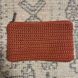 The SAK Top Zip Crochet Medium Zipper Pouch Persimmon Orange EUC makeup cord 7x4